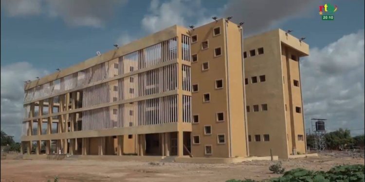 Bonheurville : une école publique ultramoderne qui traduit l’ambition d’investir dans l’avenir des enfants burkinabè